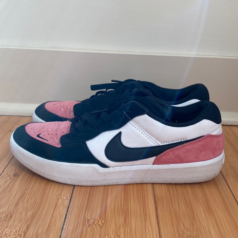 Nike SB Force 58 U.S. Men’s Size 9 - Black / Pink / White colorway